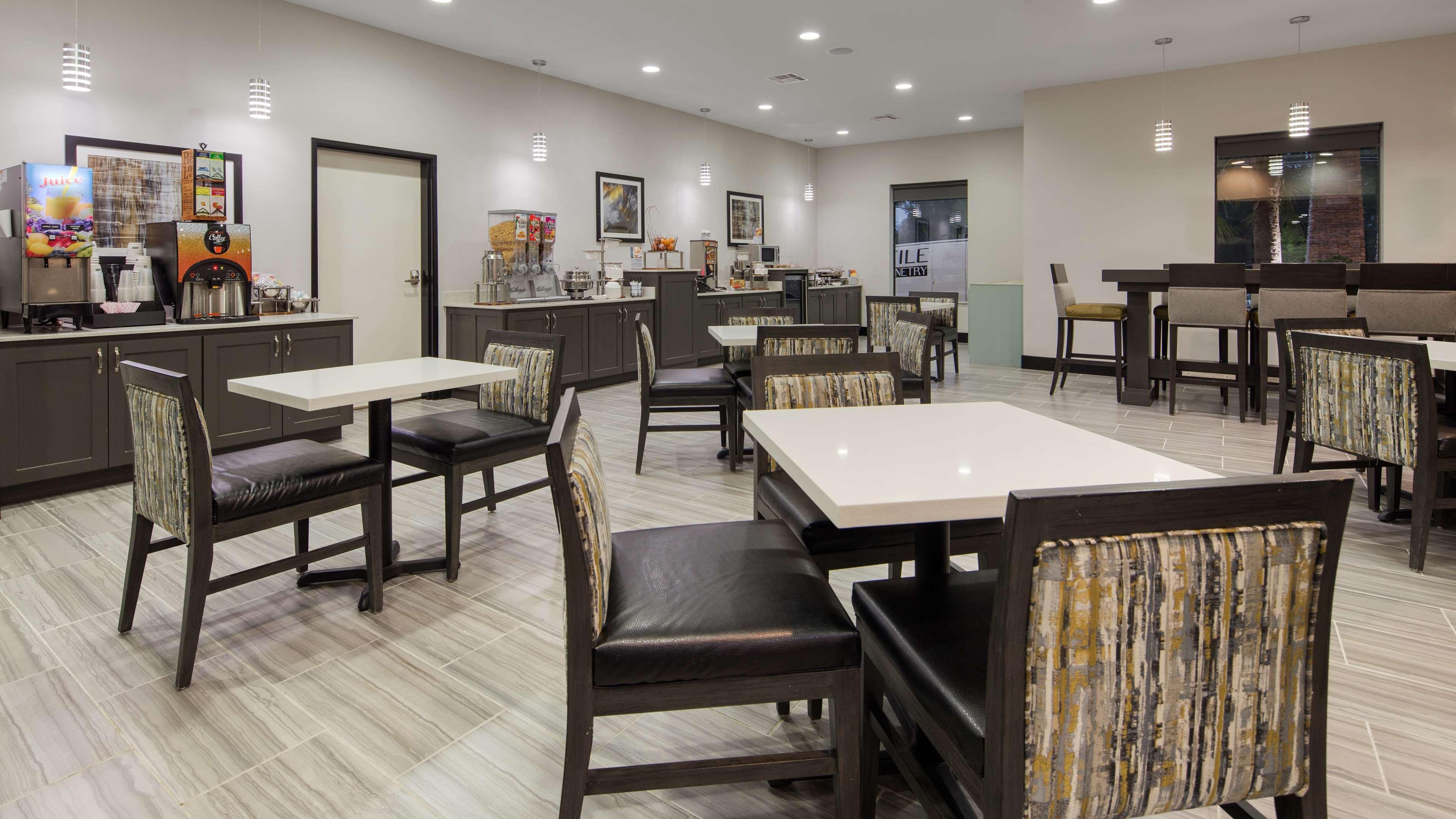 Best Western Plus Regency Park Walker Exterior foto