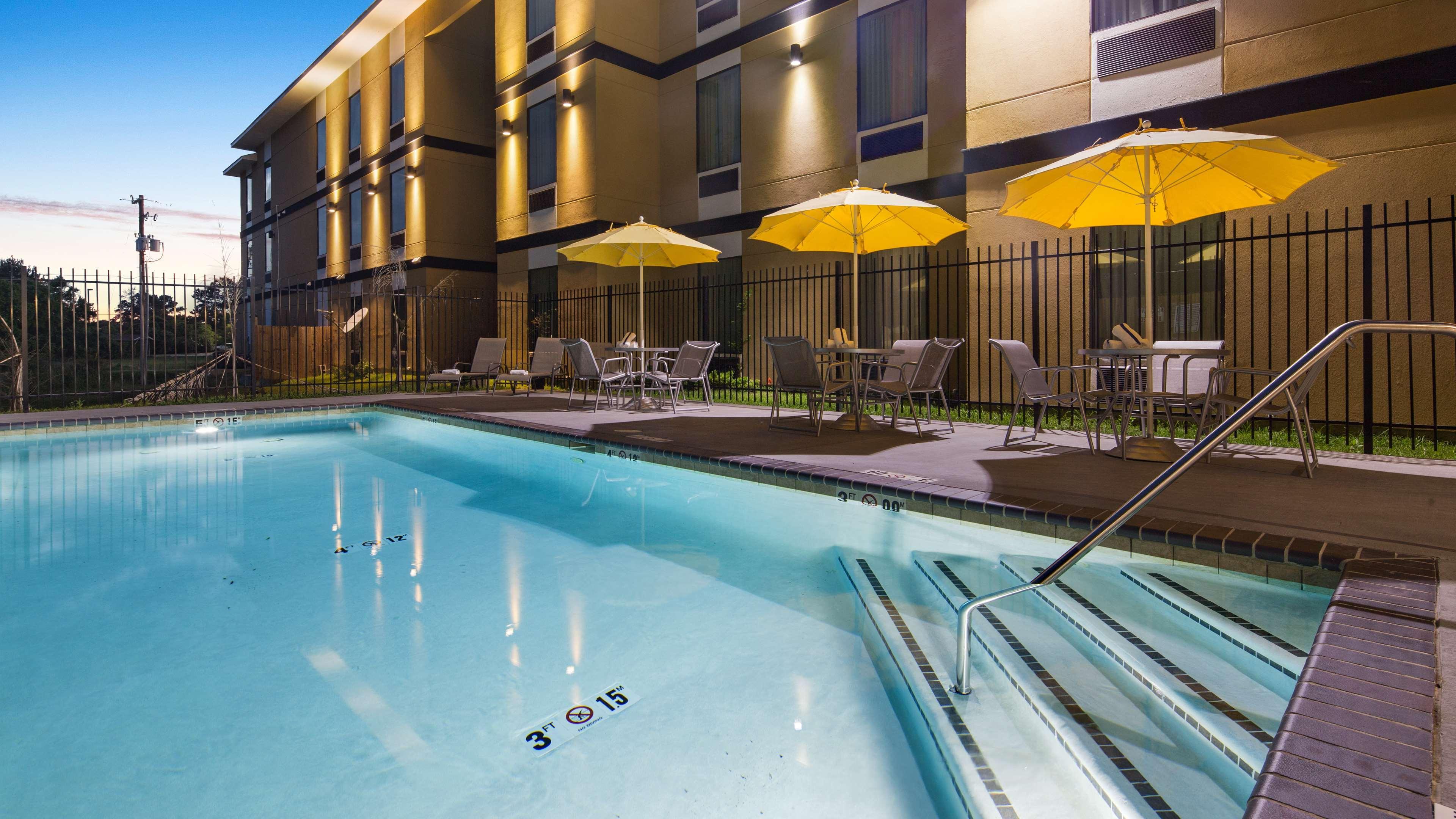 Best Western Plus Regency Park Walker Exterior foto