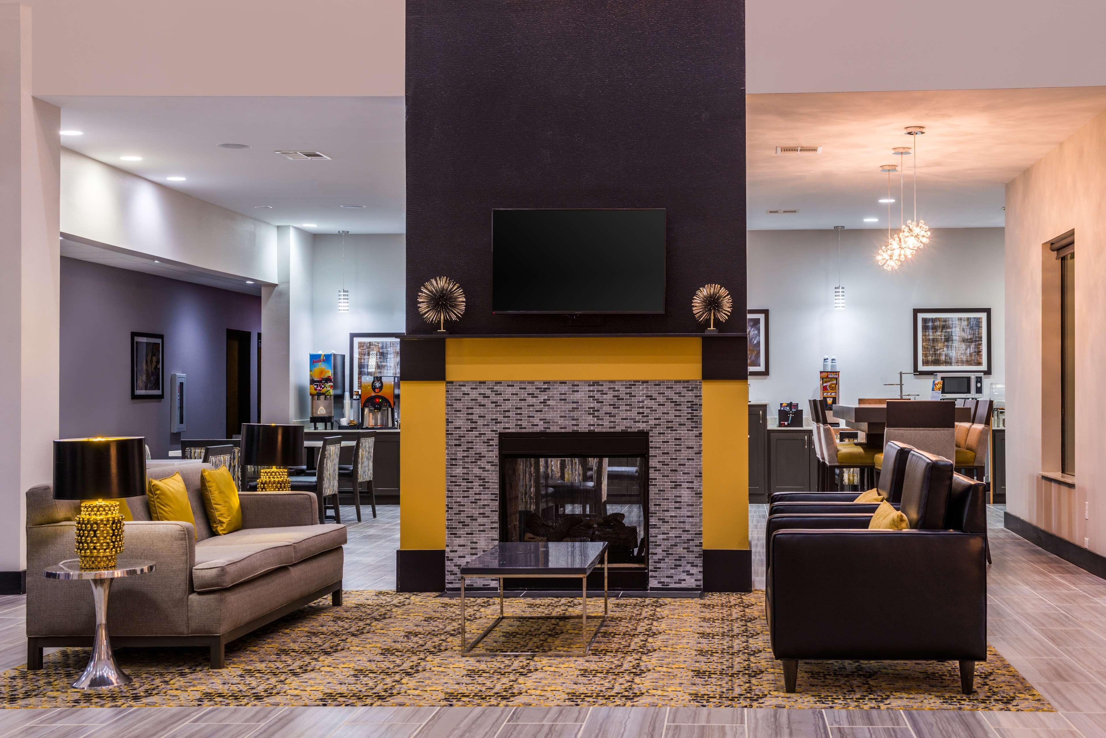 Best Western Plus Regency Park Walker Exterior foto