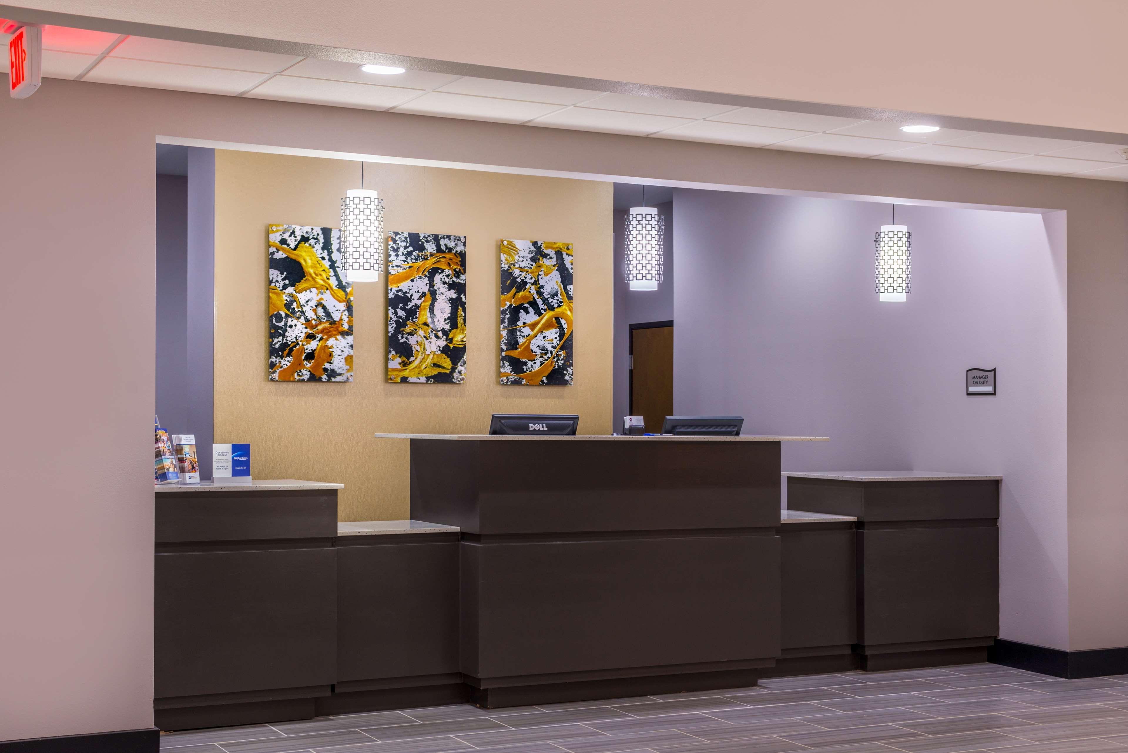 Best Western Plus Regency Park Walker Exterior foto